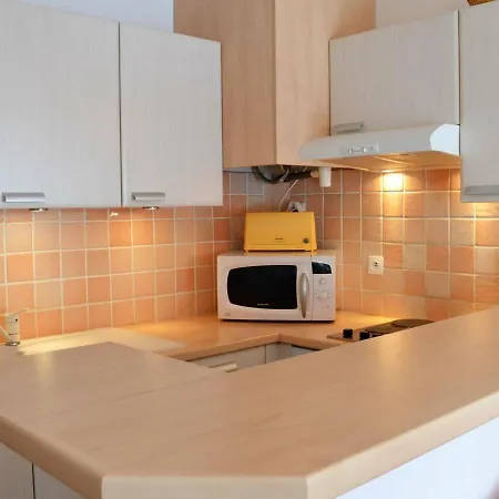 T2 Avec Balcon, Proche Saint Clair, Parking, 4 Couchages - - Fr-1-251-258 Apartman Le Lavandou